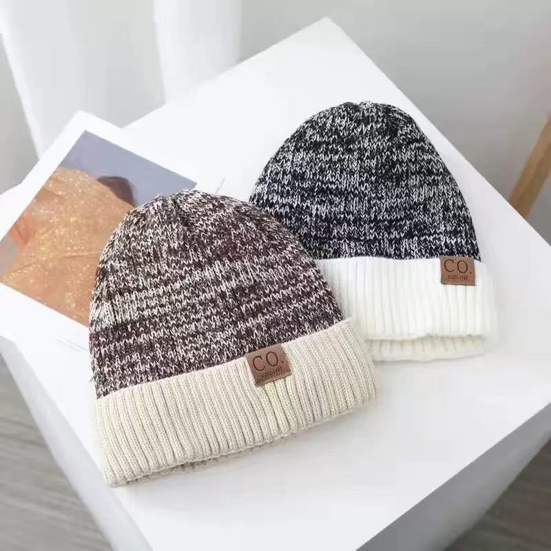 Beanie Cuffed Knit - Unisexowa czapka beanie z dzianiny melanżowej