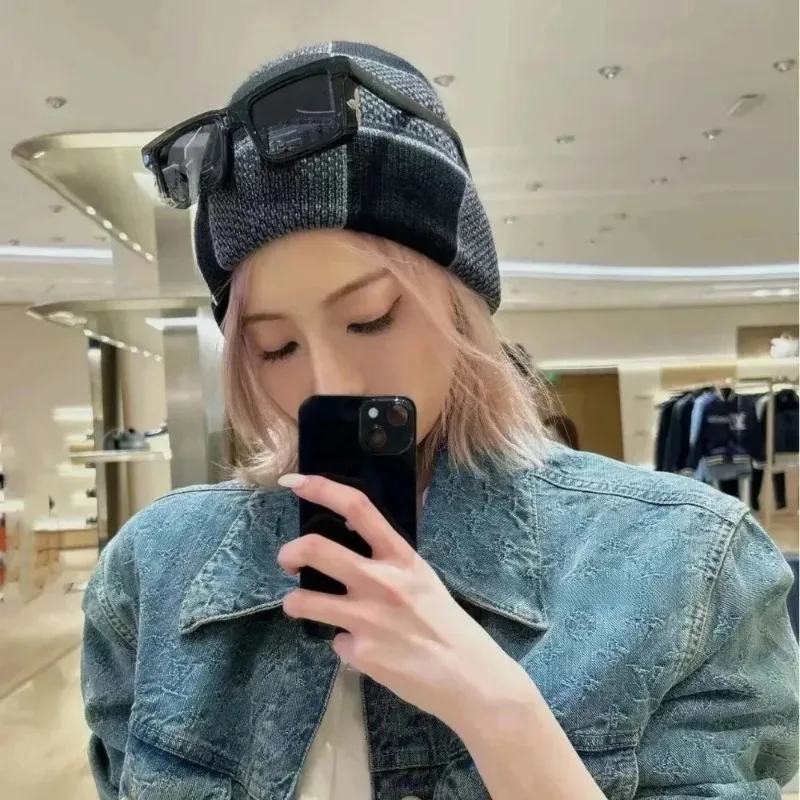 Zimowa czapka unisex z geometr – Beanie Cuffed Knit recenzja i cena