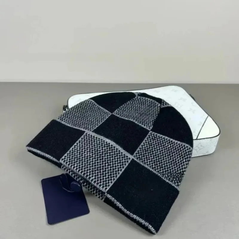 Zimowa czapka unisex z geometr – Beanie Cuffed Knit recenzja i cena