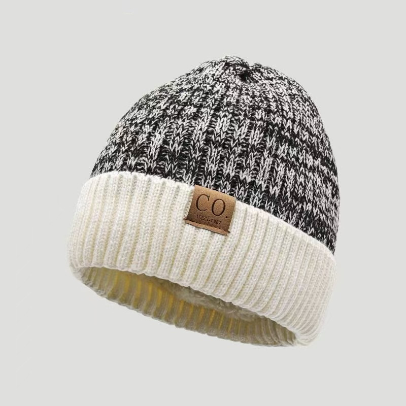Unisexowa czapka beanie z dzia – Beanie Cuffed Knit recenzja i cena